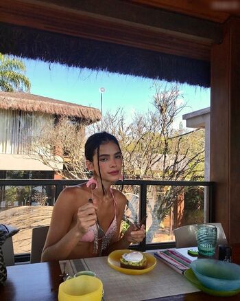 Bruna Marquezine