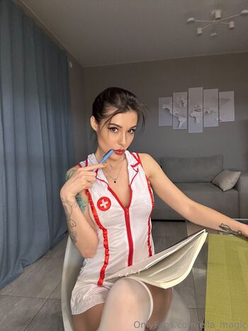 Ella Crimson