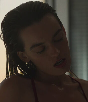 Emma Mackey