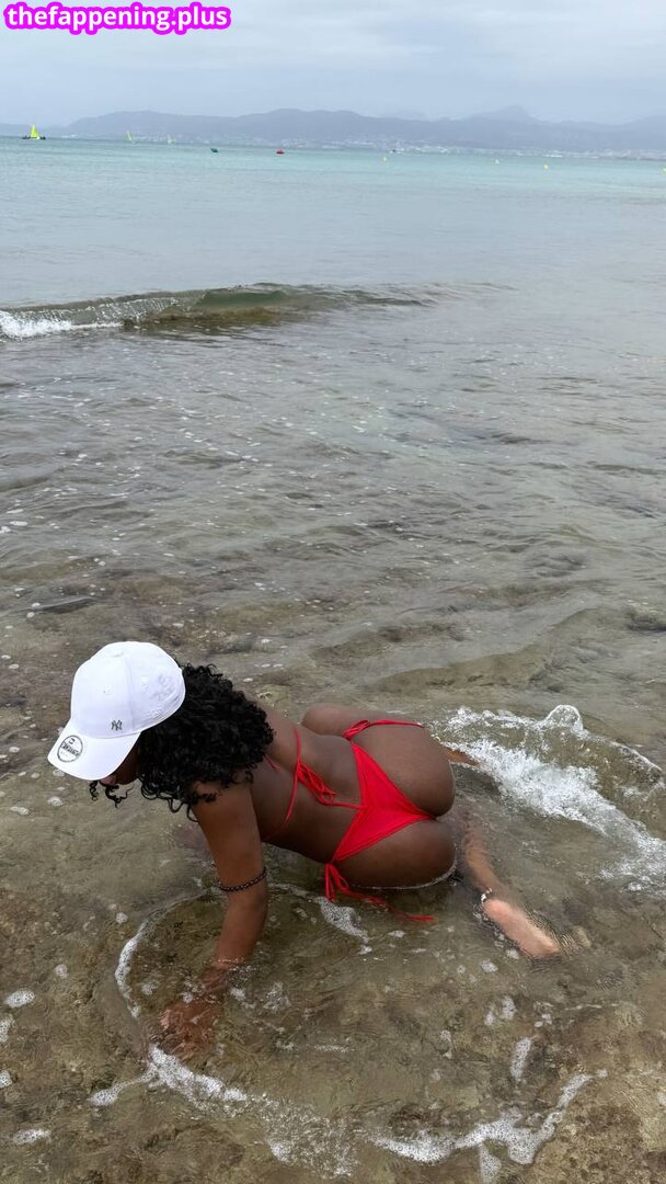 Yyaizabennett Foto OnlyFans Nuda #2